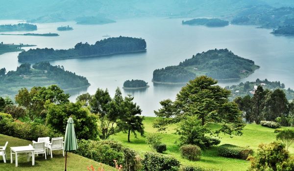 Lake-Bunyonyi 4-Day Ultimate Gorillas, Chimps & Lake Bunyonyi